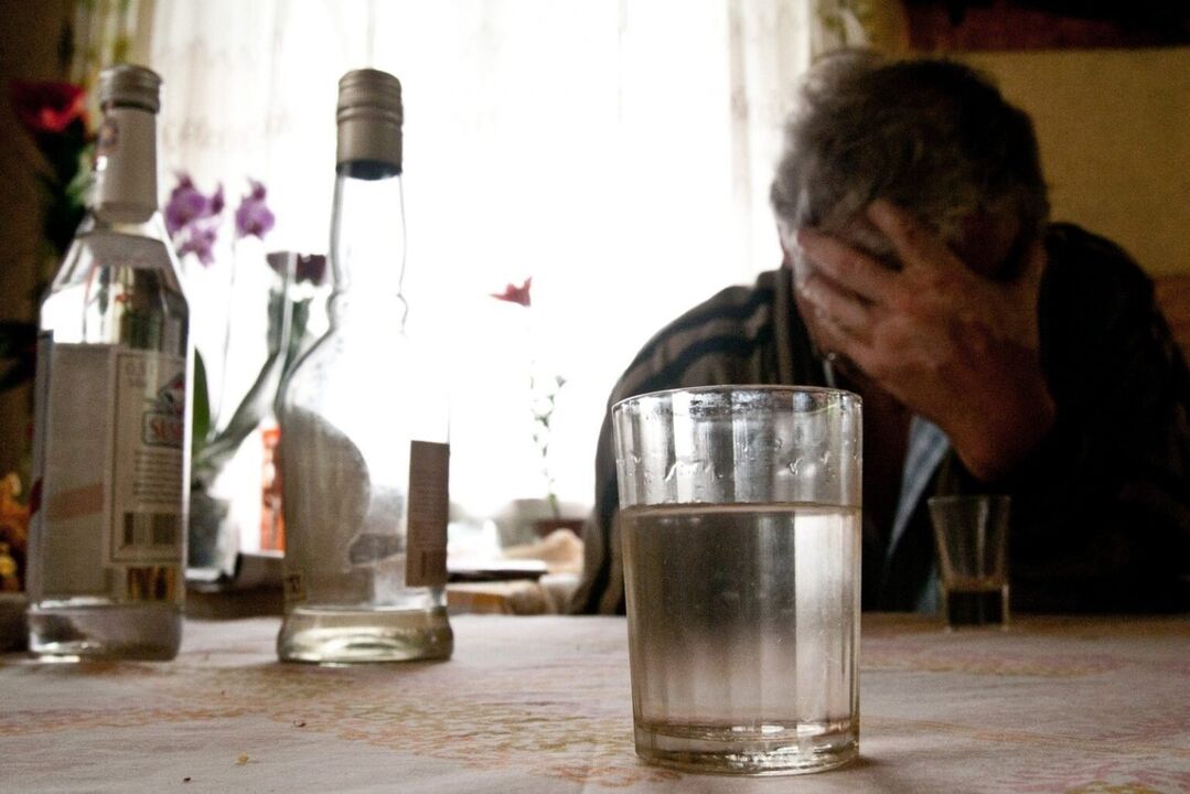 Η έλλειψη ελέγχου της ποσότητας του ποτού είναι σημάδι ανάπτυξης αλκοολισμού